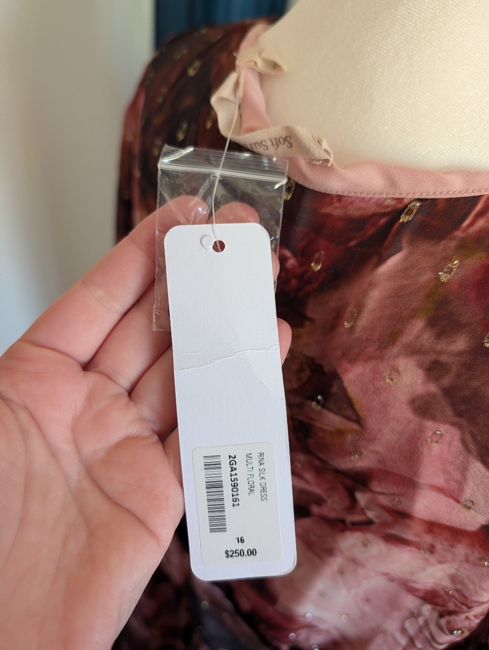 Gorgeous Dress NWT - Picture 4 of 6